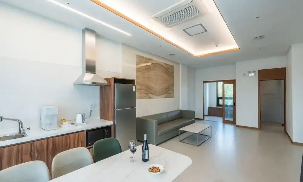 Dongho Beach Hotel