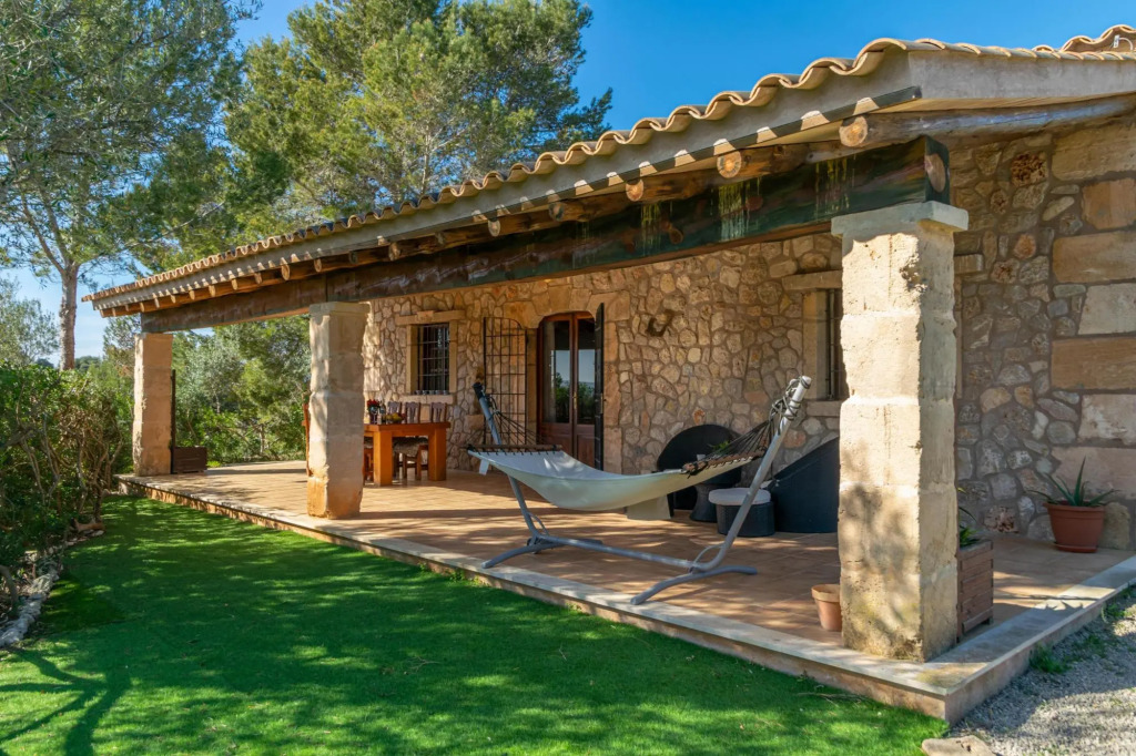CAN GREVER - Charming country house with private pool. Ideal for couples. Free WIFI.