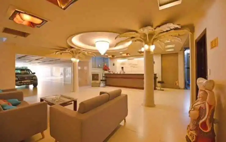 Holiday Hotel