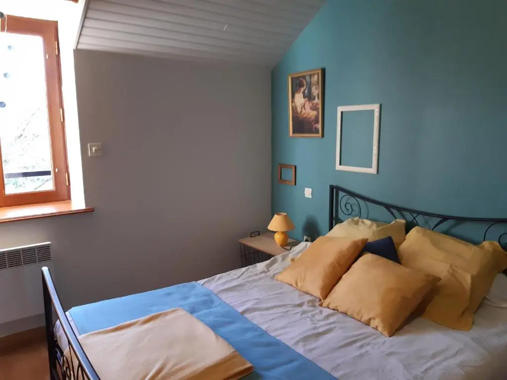 Maison de campagne familiale aux Alpes mancelles - 3 chambres, cheminée et activités proches - FR-1-410-149