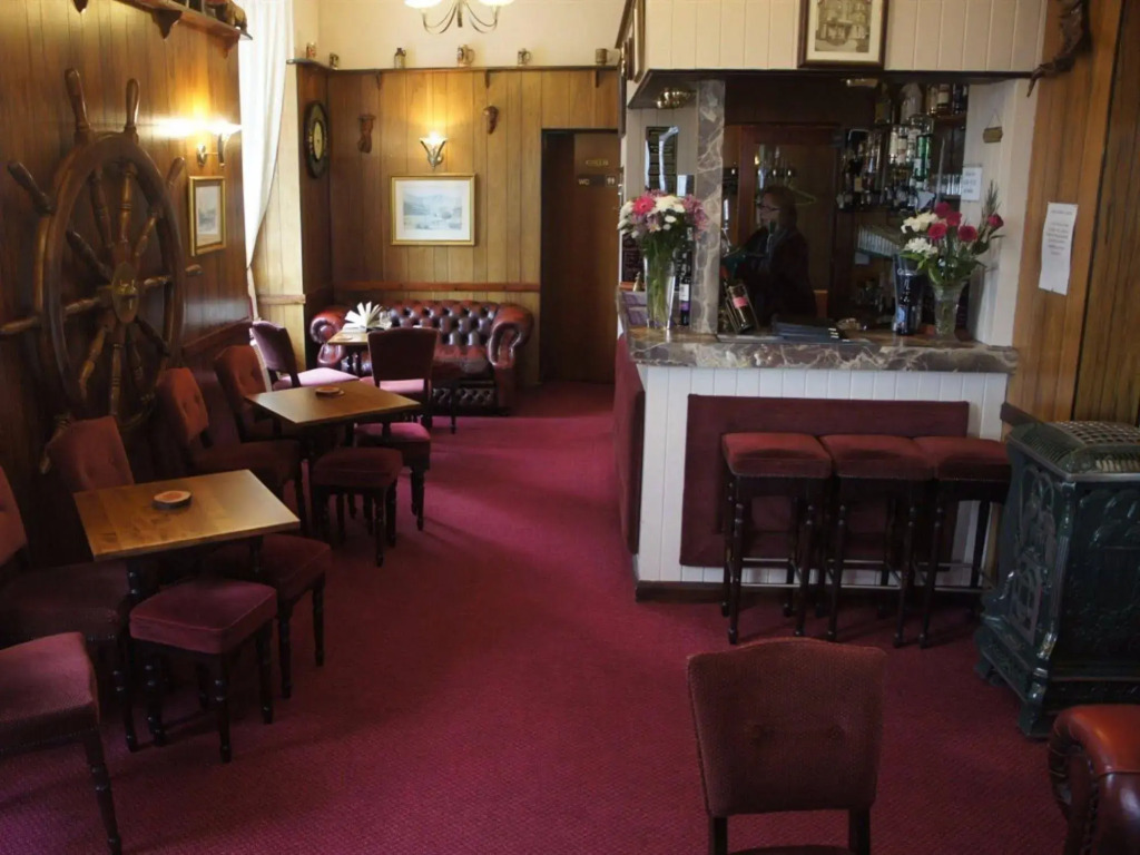Plas Isa Hotel