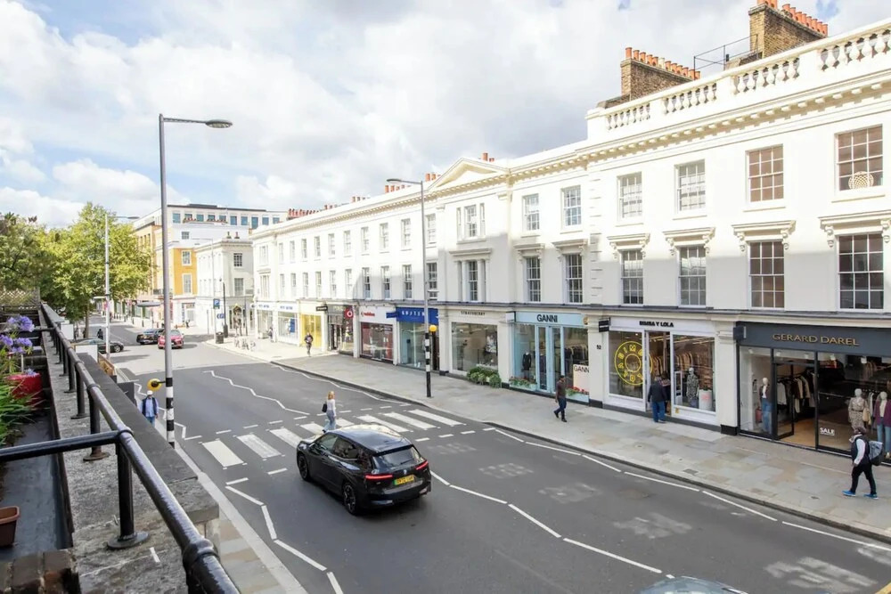 Sleek & Stylish 1BD Flat w/ Balcony - Kings Road