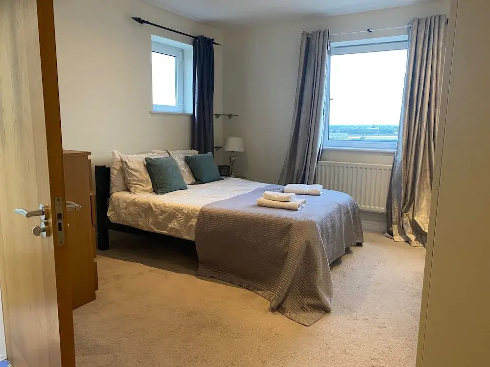 London Riverside Apartment-2 Bed-freep-balcony