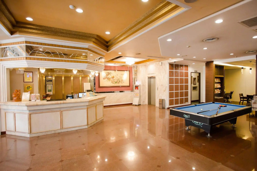 Mou Hotel Luchuan