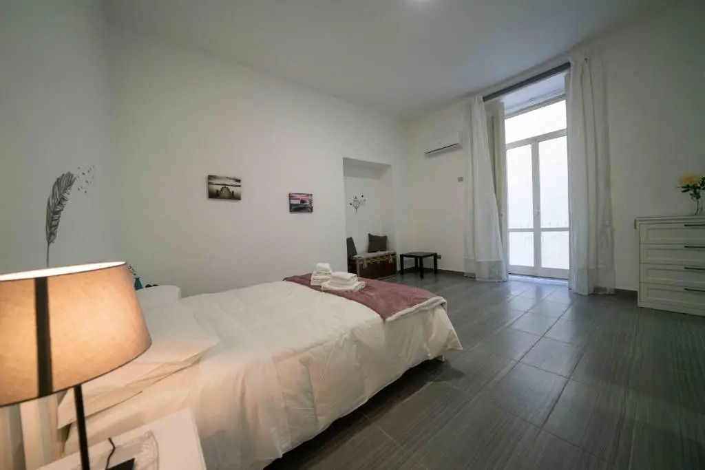Central House Decumano Superiore by Dimorra