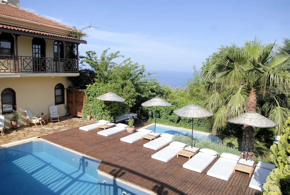 An unspoilt setting, luxurious surroundings and a warm, personal welcome