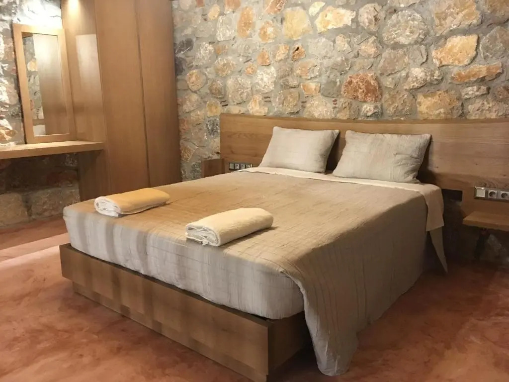 Stone Luxury Suites