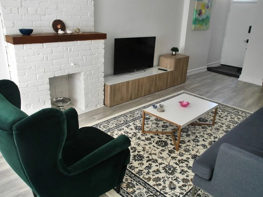 Newly Renovated 2BR Townhome