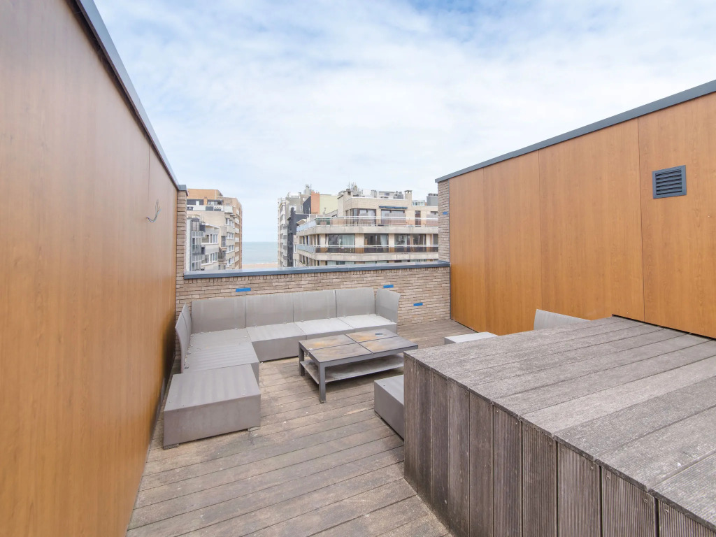 Rooftop Breeze