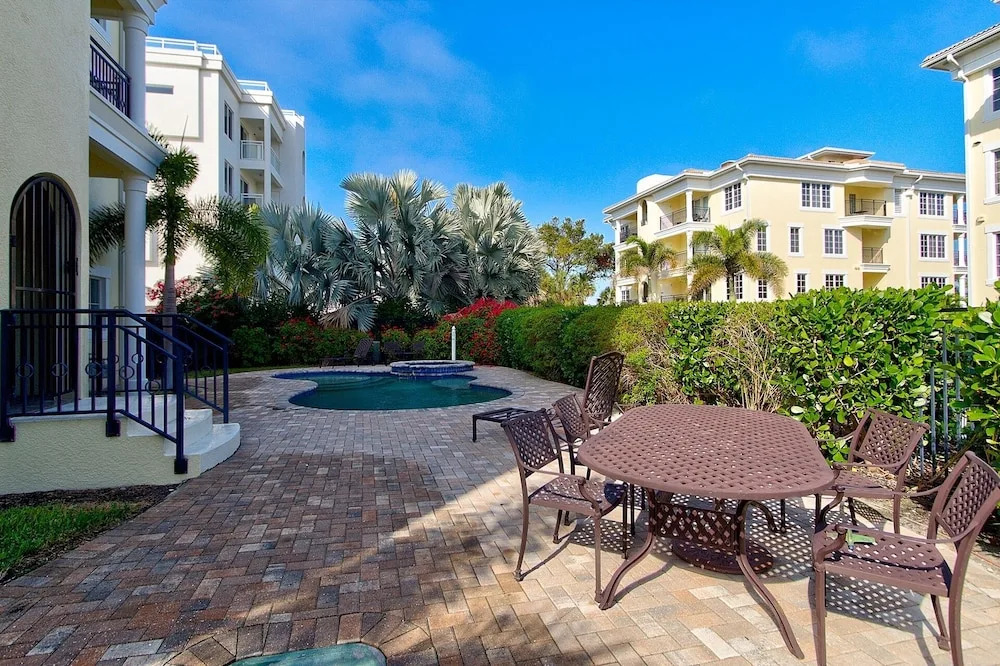 Oasis Beach Villa Unit S-1 2 Bedrooms 2 Bathrooms Apts