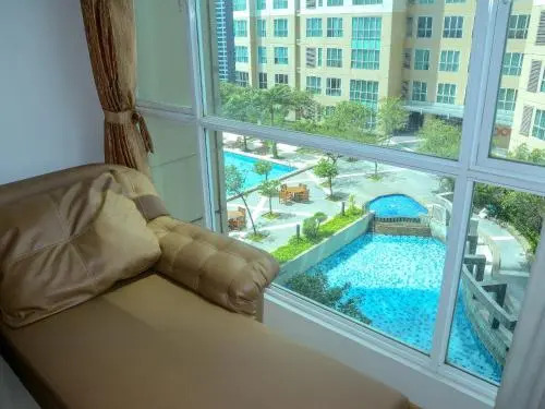 Mall Access Exclusive 2 BR @ Gandaria Heights Apartment By Travelio