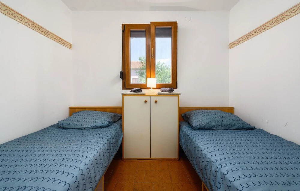 Amazing Apartment in Rovinjsko Selo With Outdoor Swimming Pool, Wifi and 2 Bedrooms