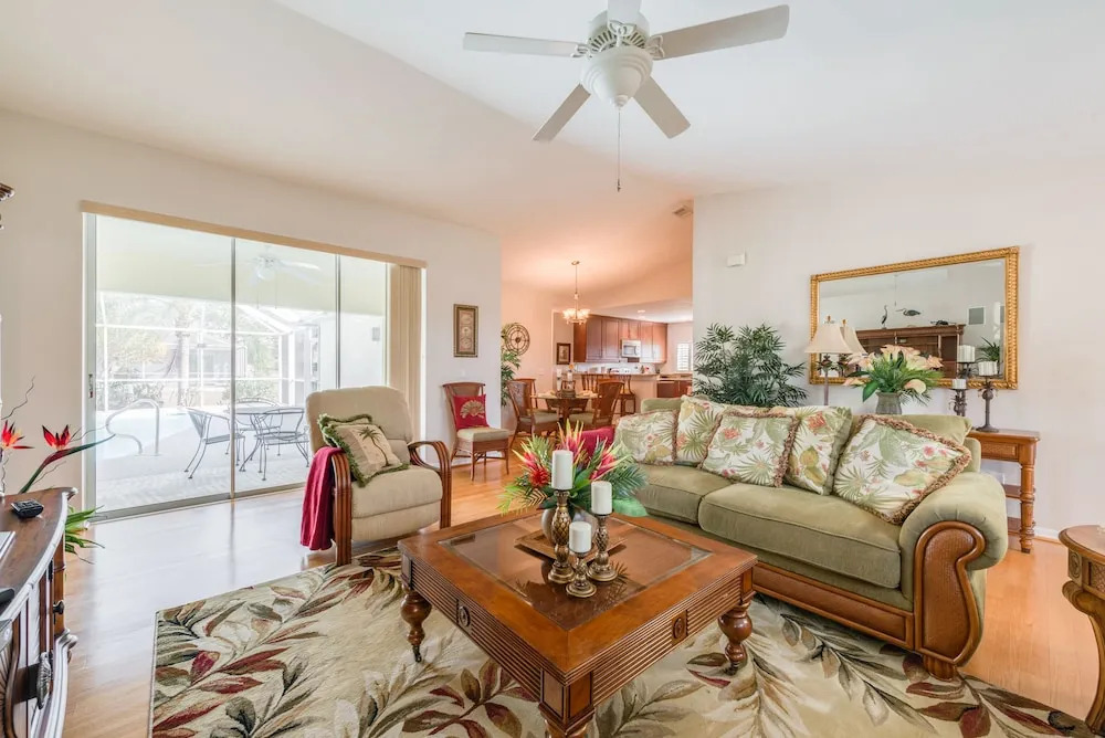 2305 SW 19th Home 3 Bedrooms 2 Bathrooms Home