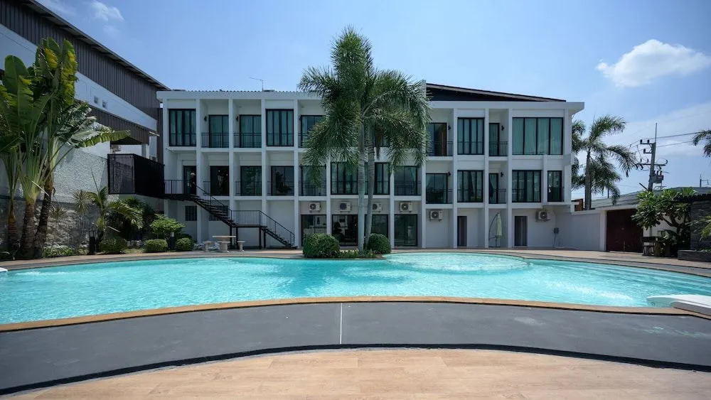 Platinum hotel