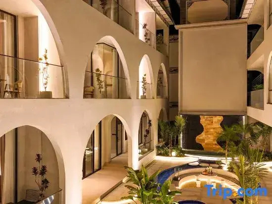 Half Moon Bay Waterscape Resort Homestay (Dali Erhai Ecological Corridor Store)