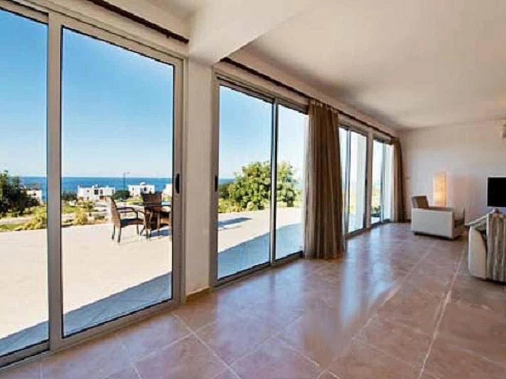 Sunny Villa, a Perfect Spacious Villa With Private Pool, Wifi & Ac in all Rooms