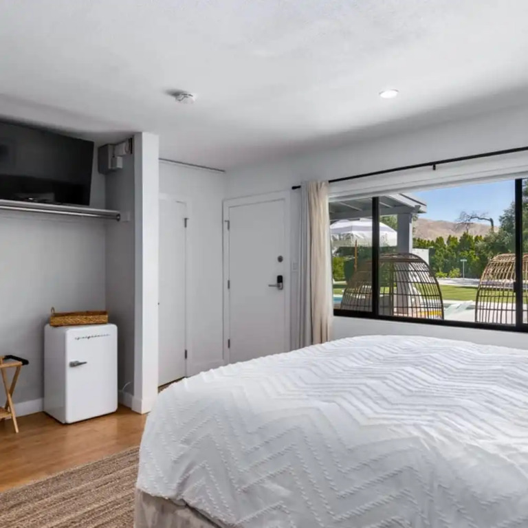 The Yucca Hotel Villa - Entire Buyout