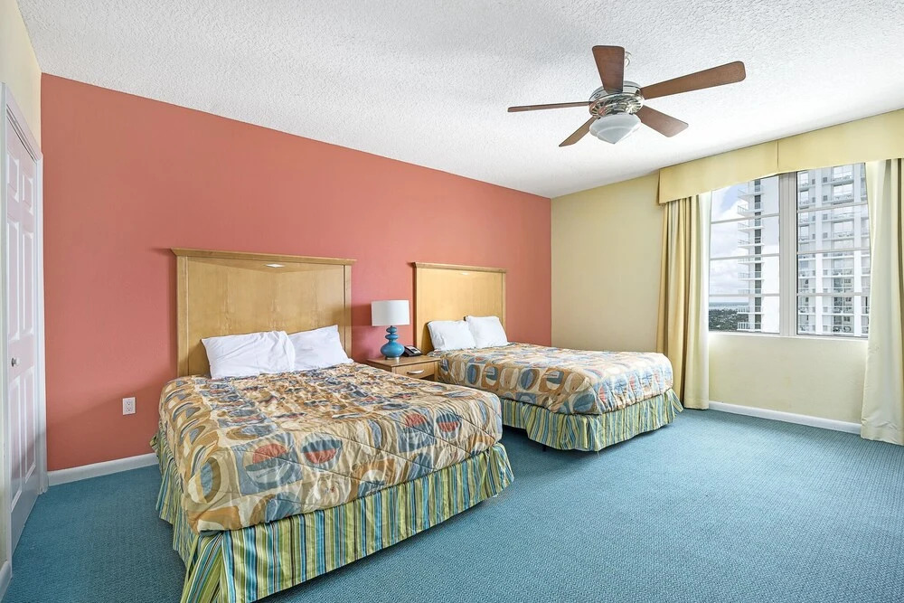 Ocean Walk 2328