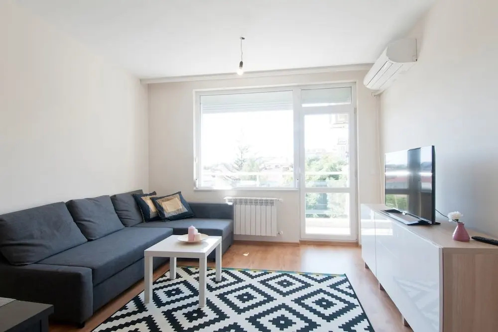 Fm Premium 1-Bdr Apartment - Banishora District