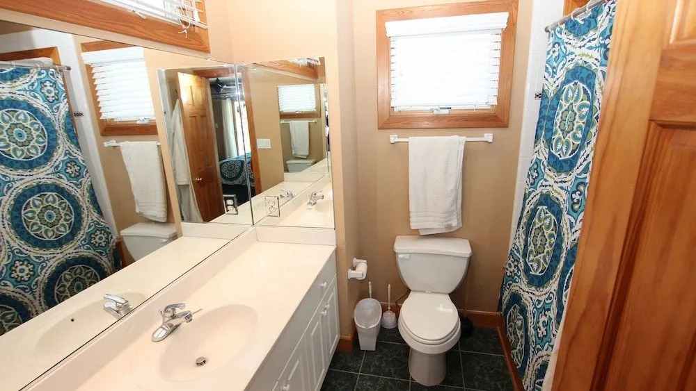 Beauty & The Beach - 5 Br Home