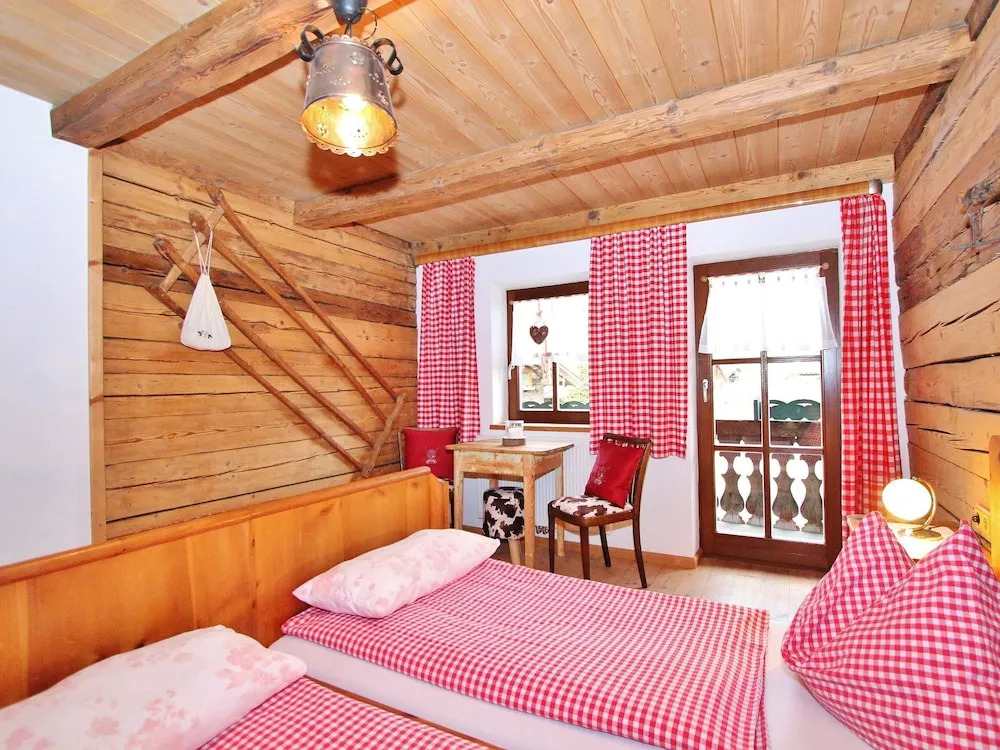 Vintage Apartment in Salzburg near Ski Area