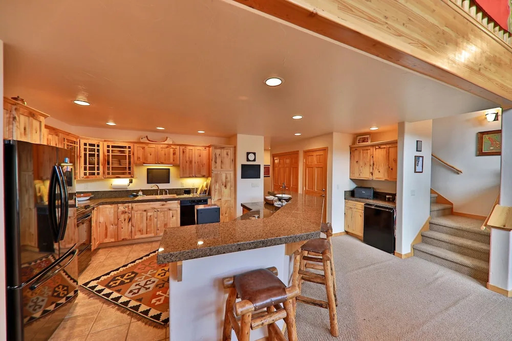 Slopeside 97 Clover Lane - 3 Br Condo