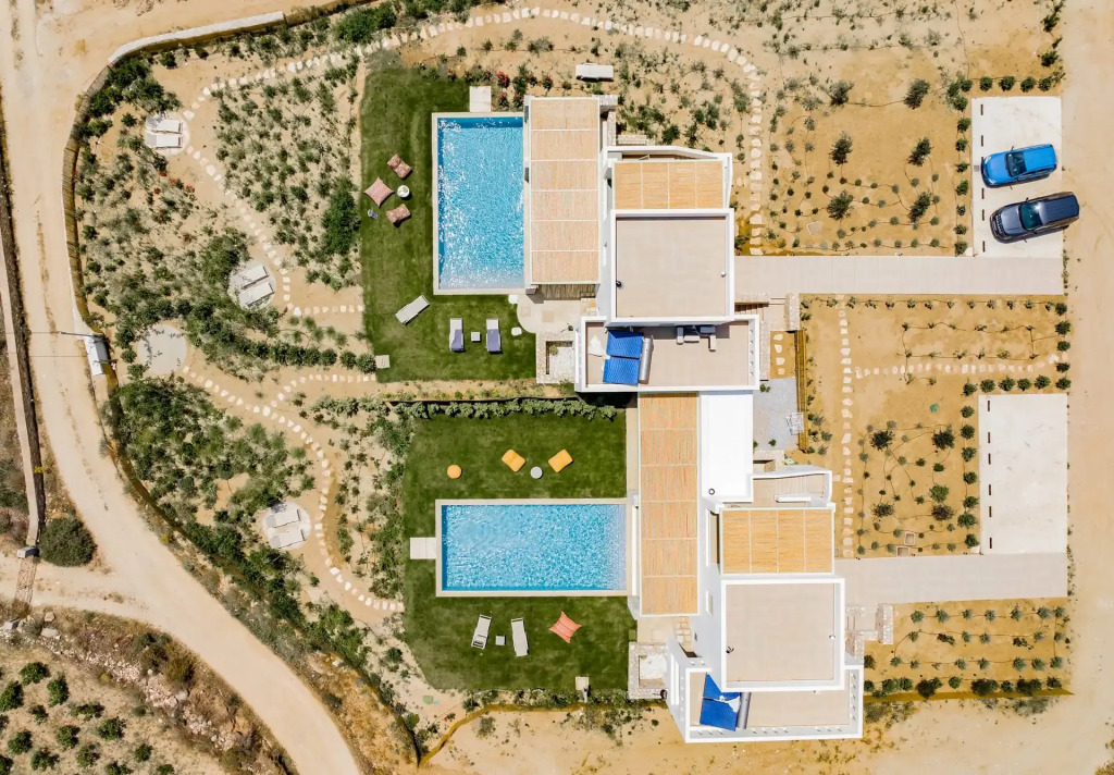 Plioni Villas With Private Pool & Suites With Hot Tub