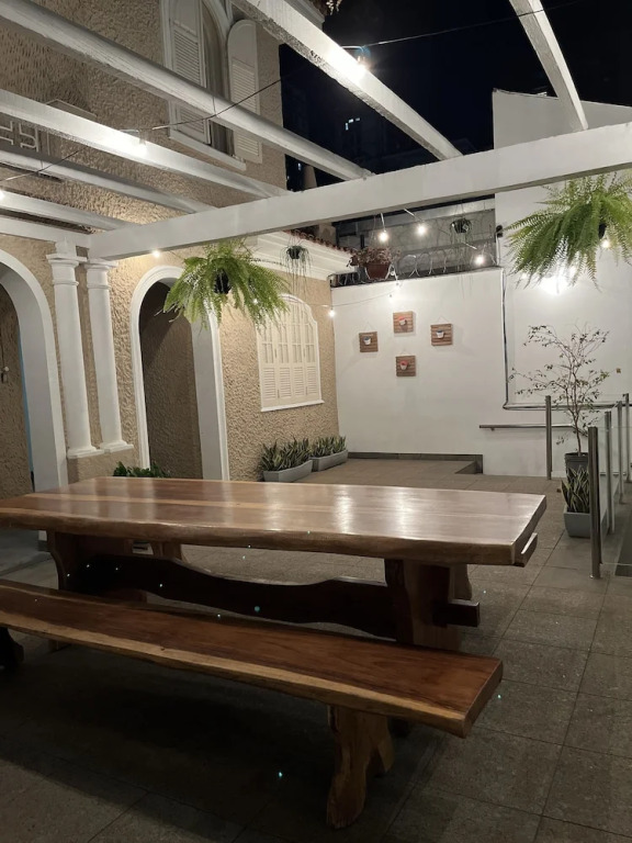 Nuhh Hostel & Café