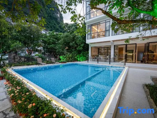 Yangshuo Rain Falls Forest homestay