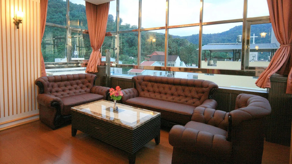 Ri Yue Hu Pan Resort