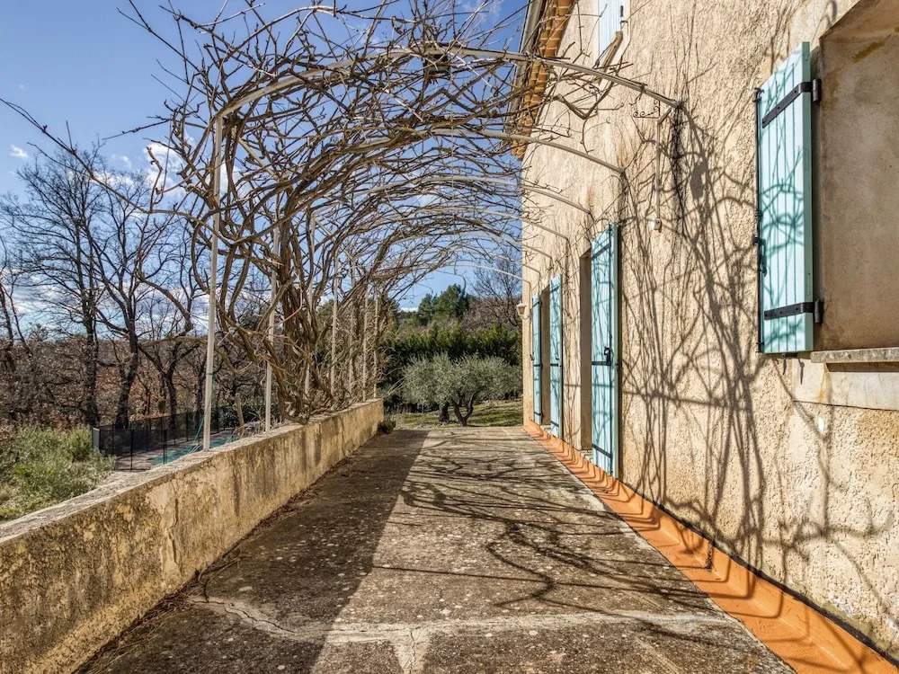 Serena Villa in Saignon With Private Swimming Pool