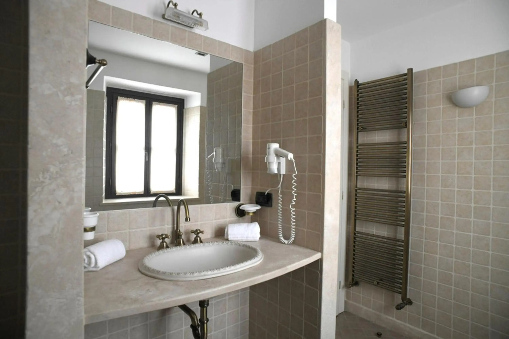 Relais Bella Rosina Pool & Spa