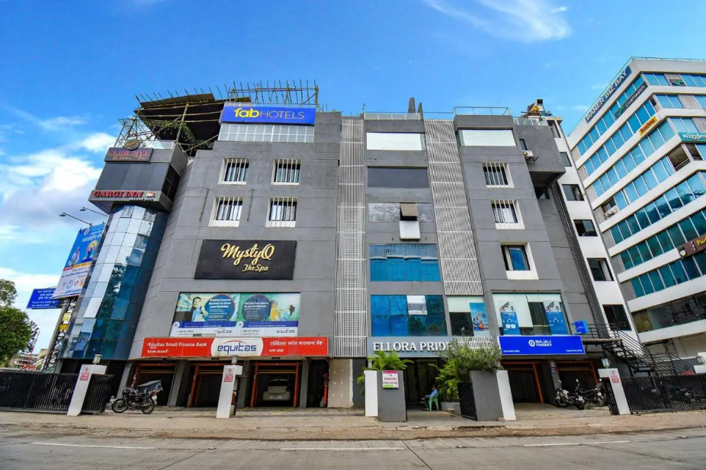 FabHotel Gargi Inn - Nr Balewadi Stadium