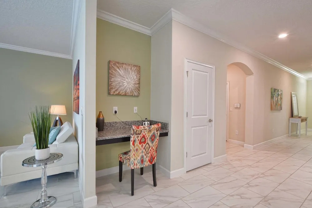 Storey Lake-6 Bedroom Pool Home- 1652ST