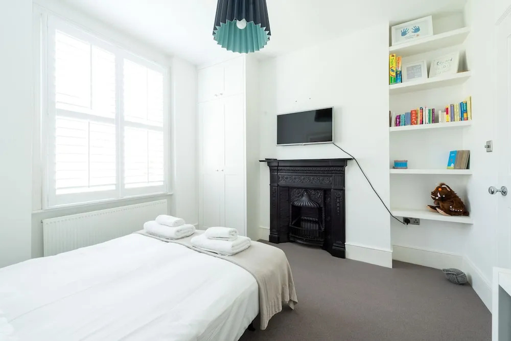Blissful Battersea Home by Clapham Common