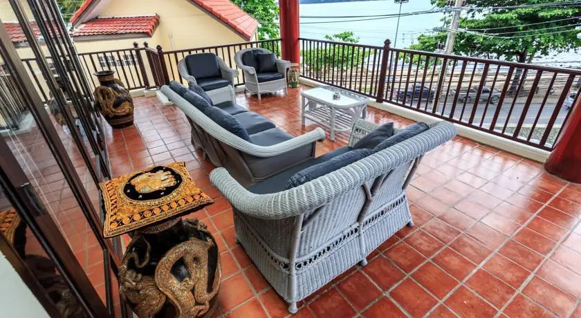 Peaceful retreat at Kalim Bay - pool bar garden