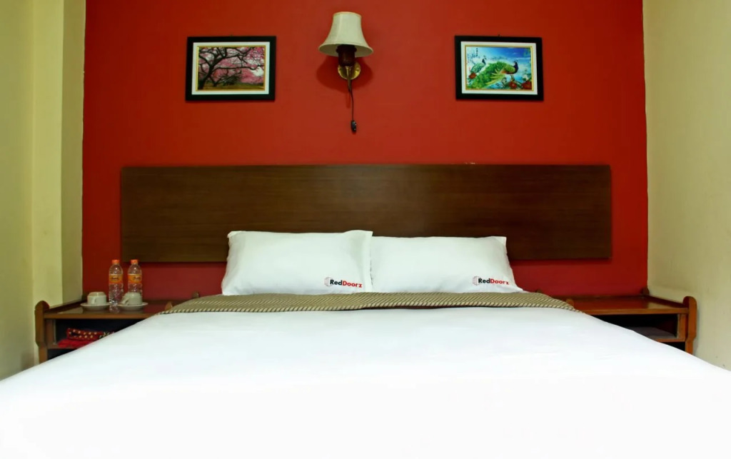 Hotel Sebelas at Jalan Palasari Mitra RedDoorz