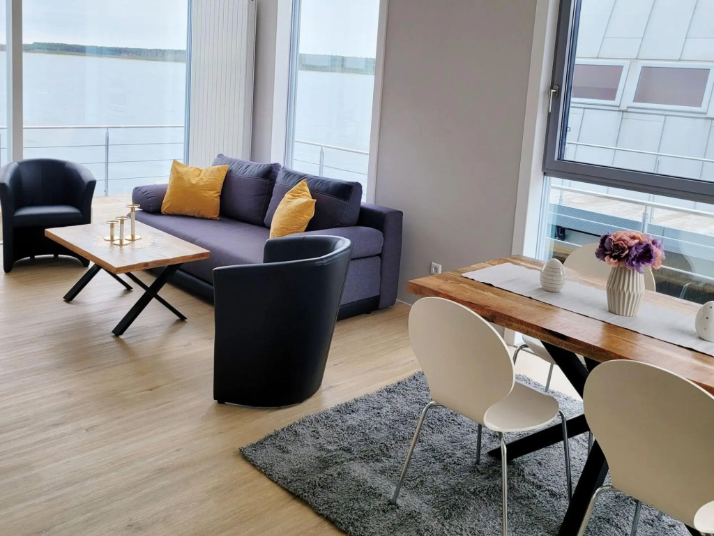 Apartment in a floating house on the Geierswalder See