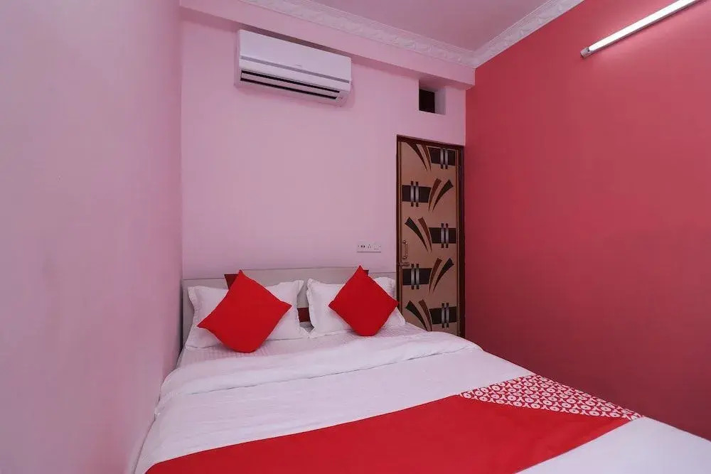 Karunamoyee Guest House By OYO Rooms