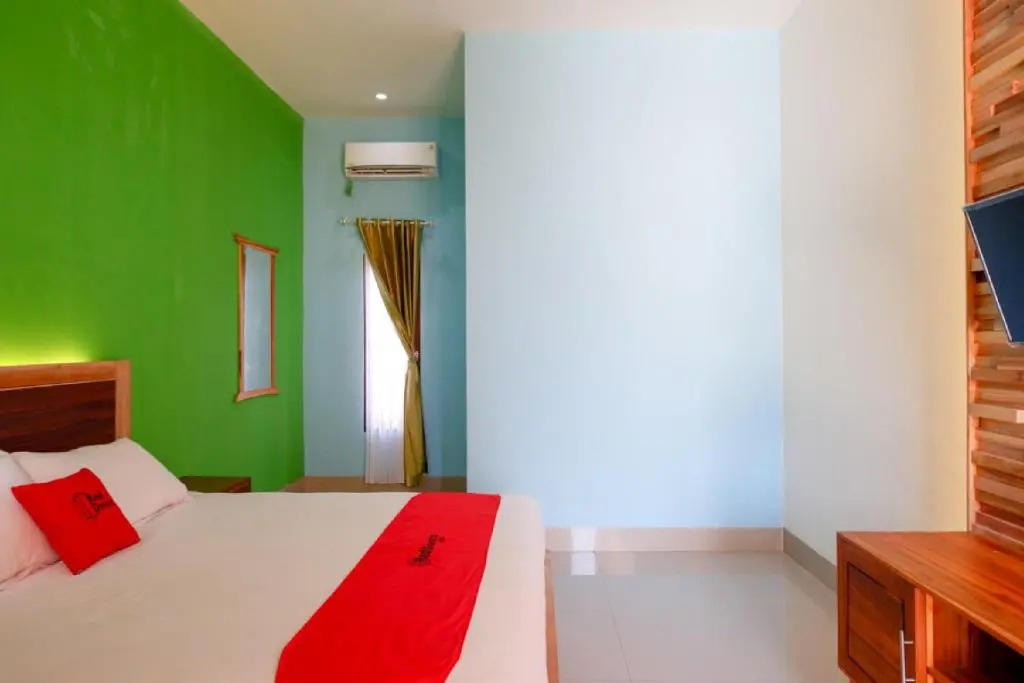 RedDoorz near Taman Makam Pahlawan Tatura