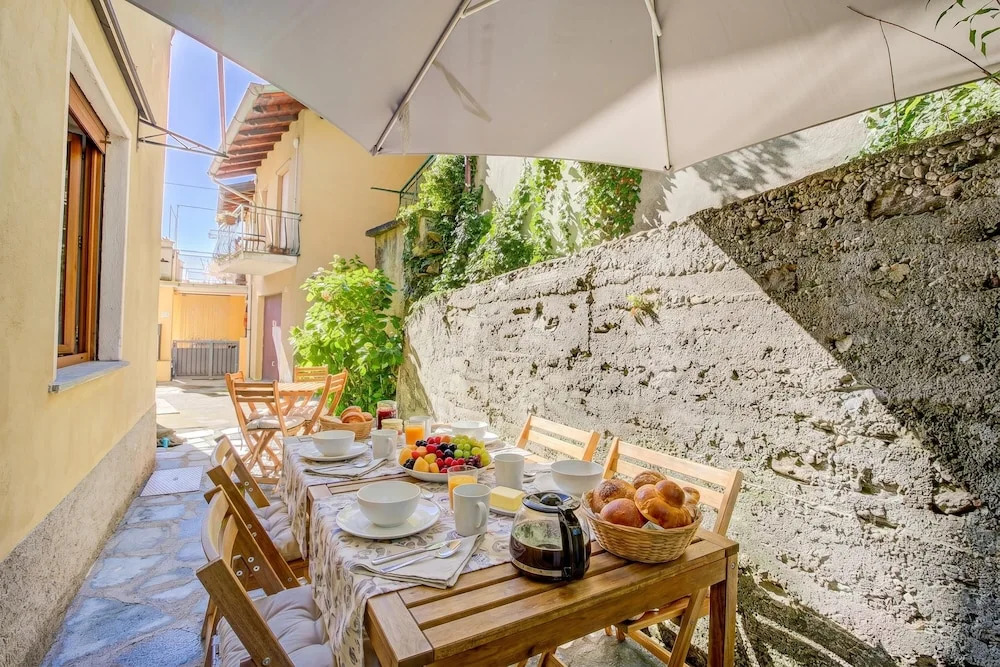 Gaia on Stresa Hill: 2BR with AC and Outdoor Space - Happy Rentals