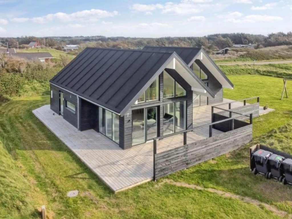 "Othinkarl" - 100m from the sea in NW Jutland