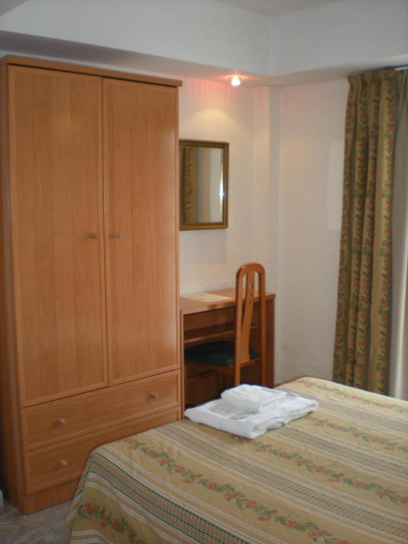 Ella Torremolinos Centro