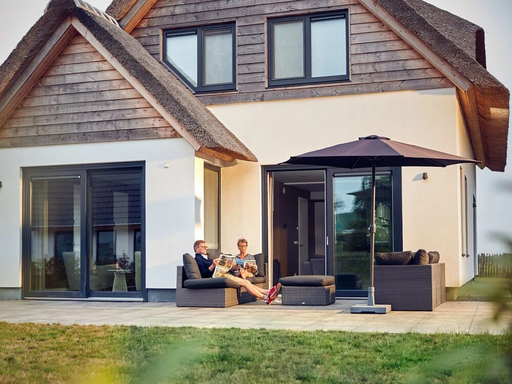 Luxury villa with 3 bathrooms, not far from the sea on Texel