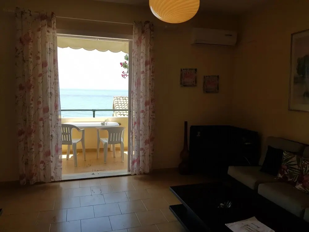 Glyfada Two Floors Maizonette Aa2 62