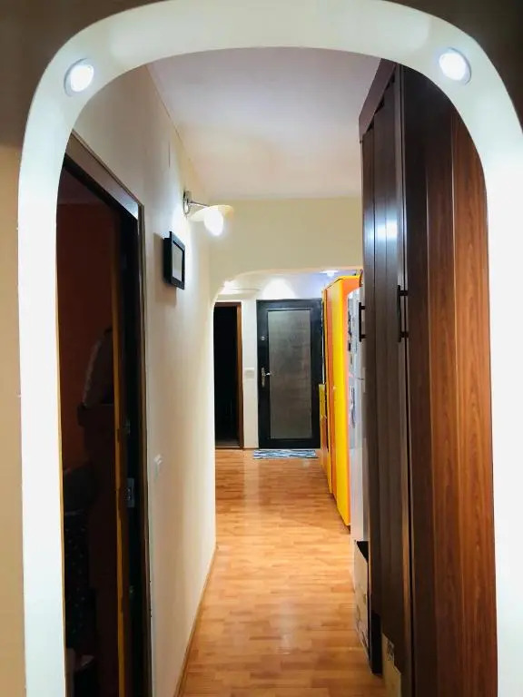 3-Room Delta Modern Residence