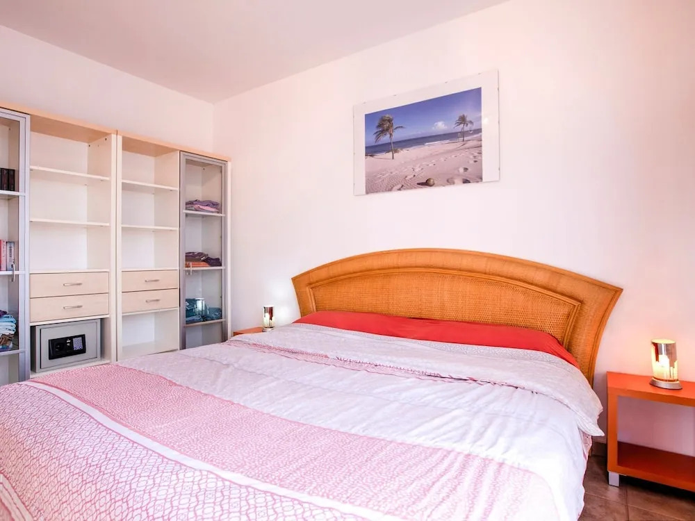 Majestic Holiday Home in Caleta de Fuste with Swimming Pool