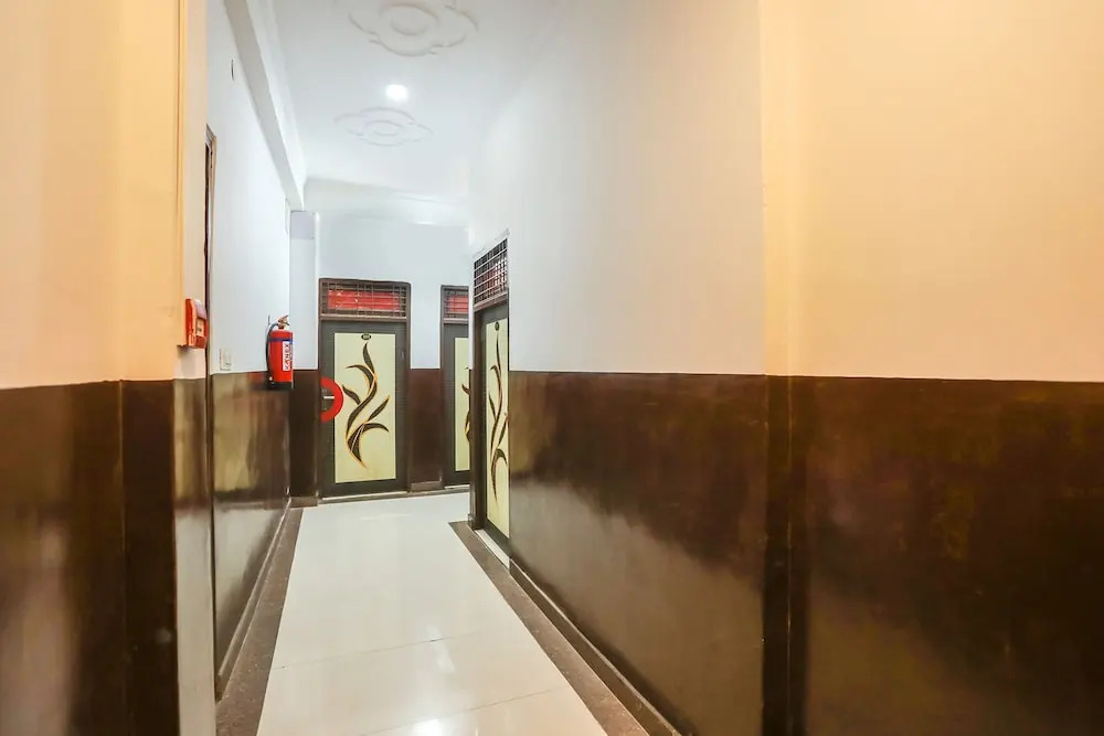 FabHotel Pranjul Inn