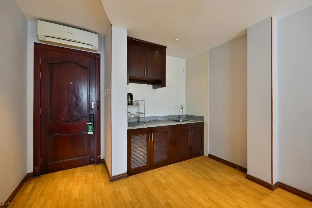 Cherry Central Hotel- Near Opera House