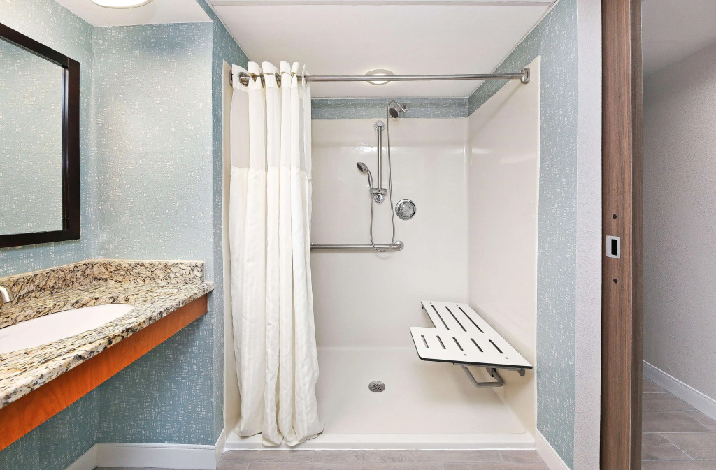 DoubleTree by Hilton Virginia Beach